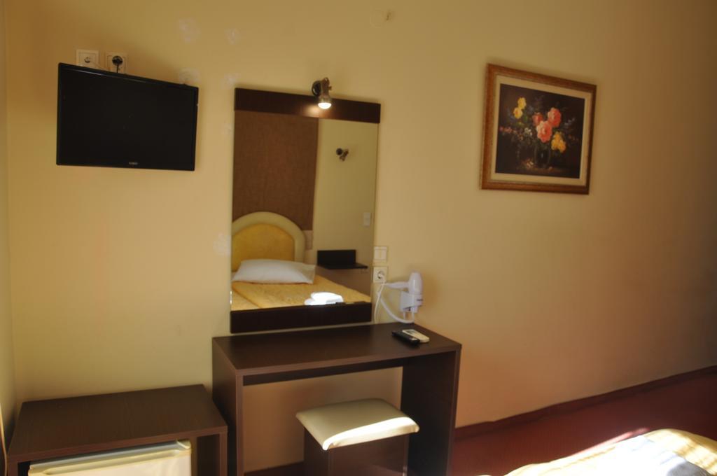 Hotel Drosia Messini Ngoại thất bức ảnh